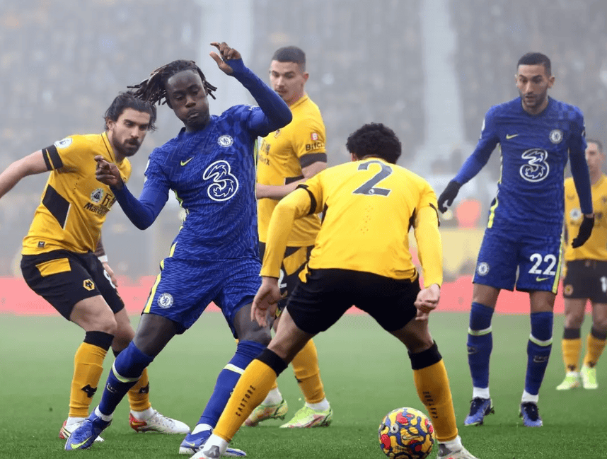 半岛体育官网登录-切尔西客场战平狼队，两队实力相当