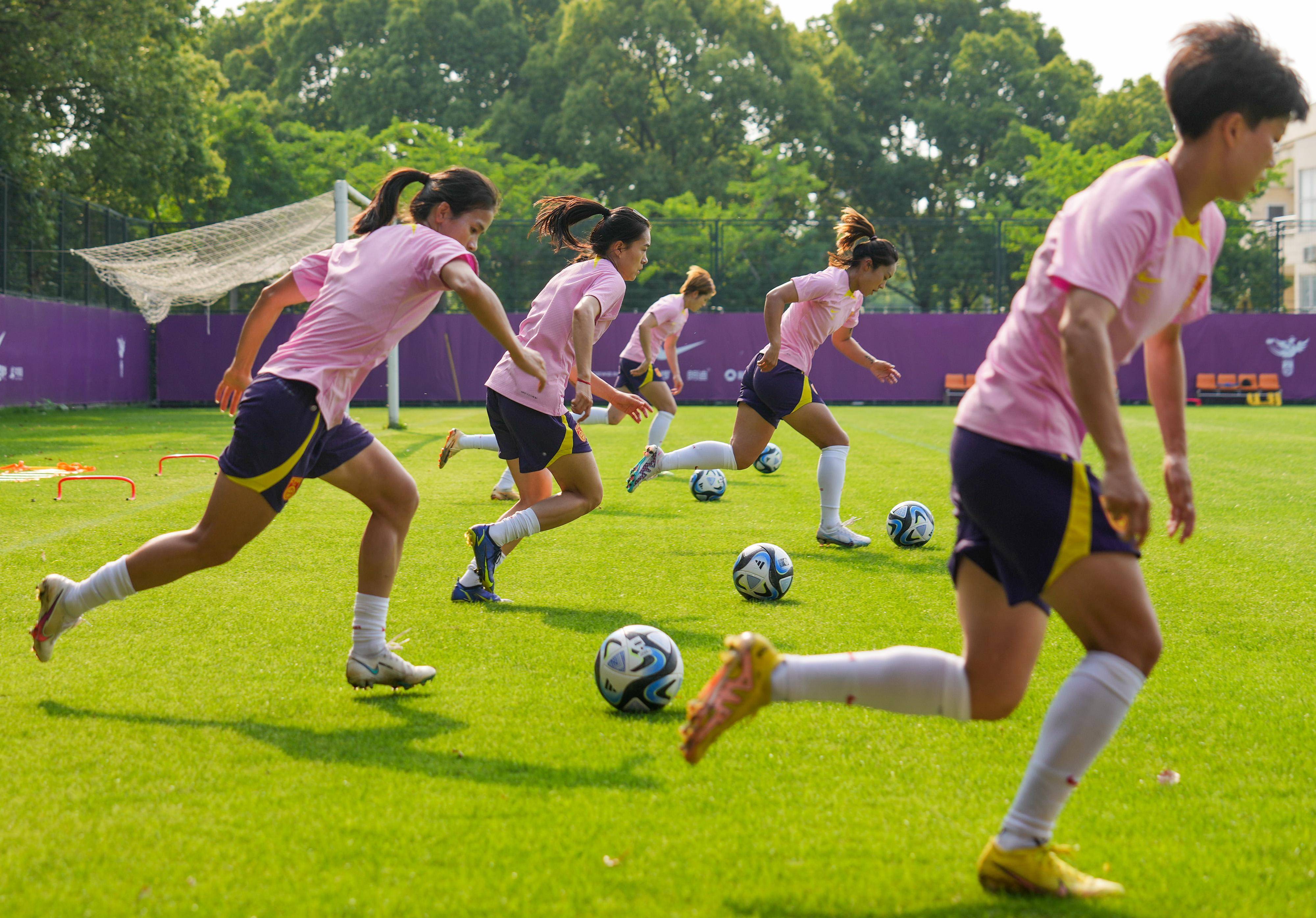 半岛体育官网平台-挪威女足备战全力，迎战国际风云