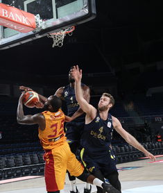 半岛体育官方网站-新赛季足球预测赛果出炉，悬念丛生，2021赛季足球